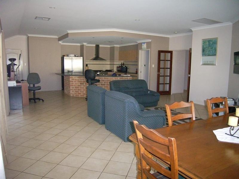 27 Pickering Drive, Dongara WA 6525