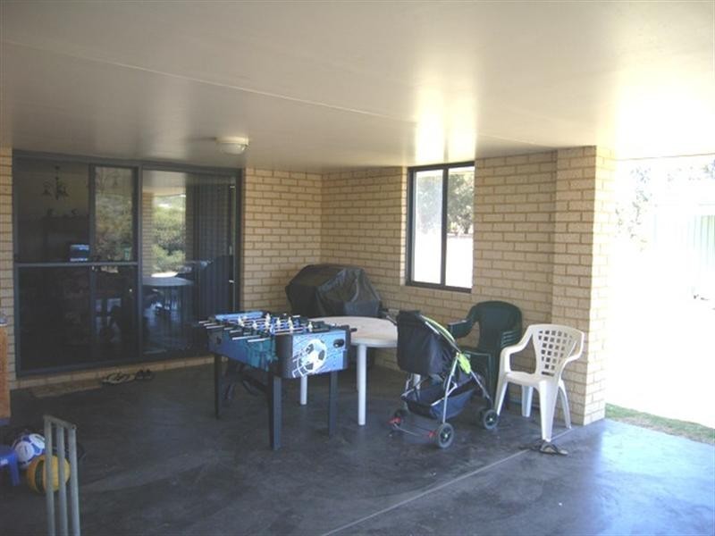 3 Slopervale, Dongara WA 6525