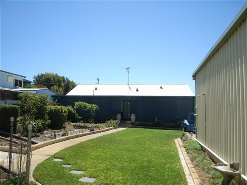 3 BUNGARU Road, Port Denison WA 6525