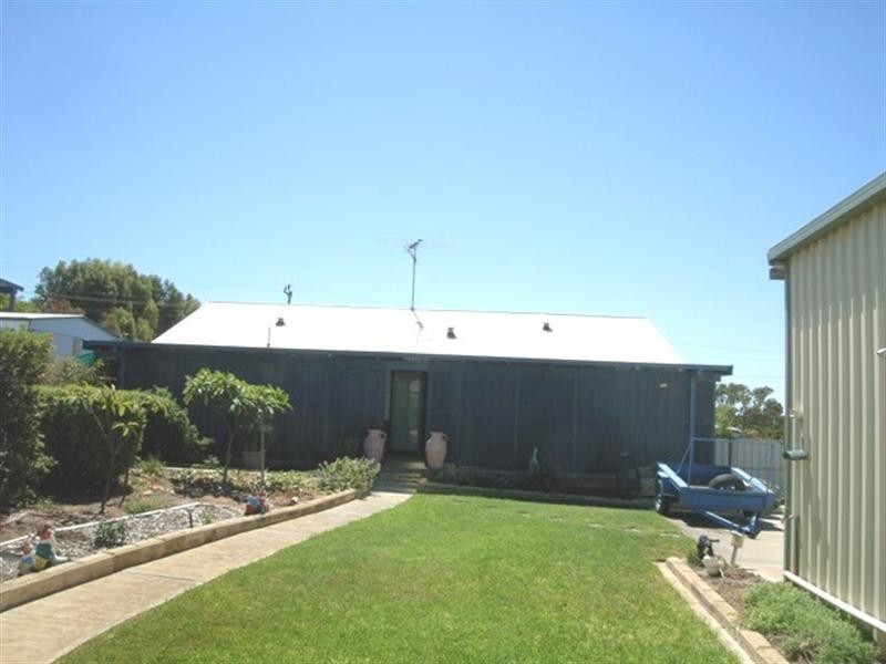 3 BUNGARU Road, Port Denison WA 6525