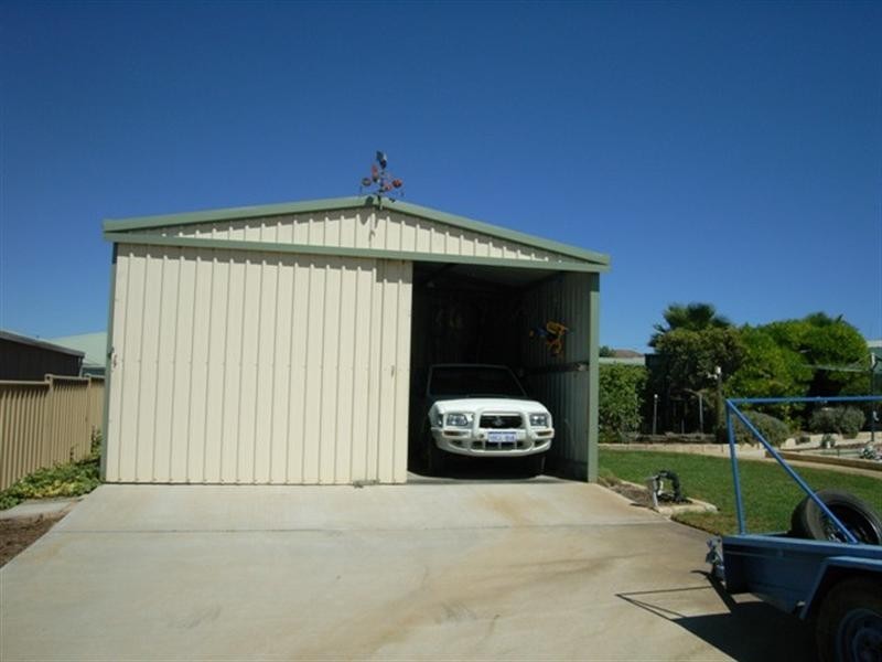 3 BUNGARU Road, Port Denison WA 6525