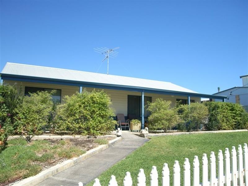 3 BUNGARU Road, Port Denison WA 6525