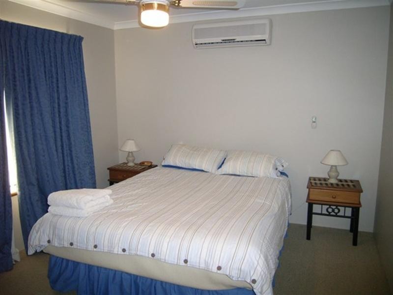 Unit1/6 Marina Heights, Port Denison WA 6525