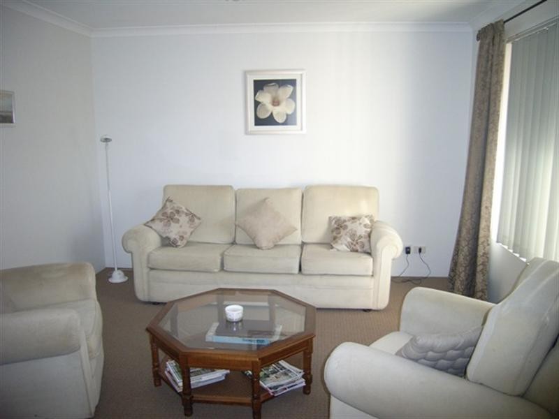 1/14 Hosken Street, Dongara WA 6525