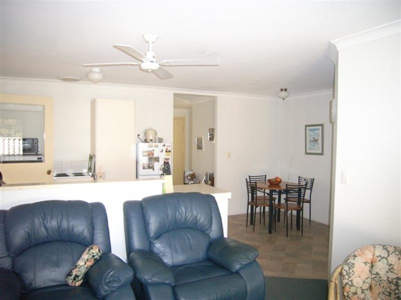 1/14 Hosken Street, Dongara WA 6525