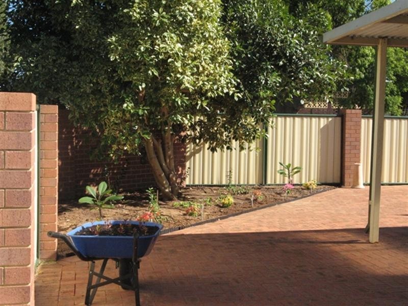 1/14 Hosken Street, Dongara WA 6525