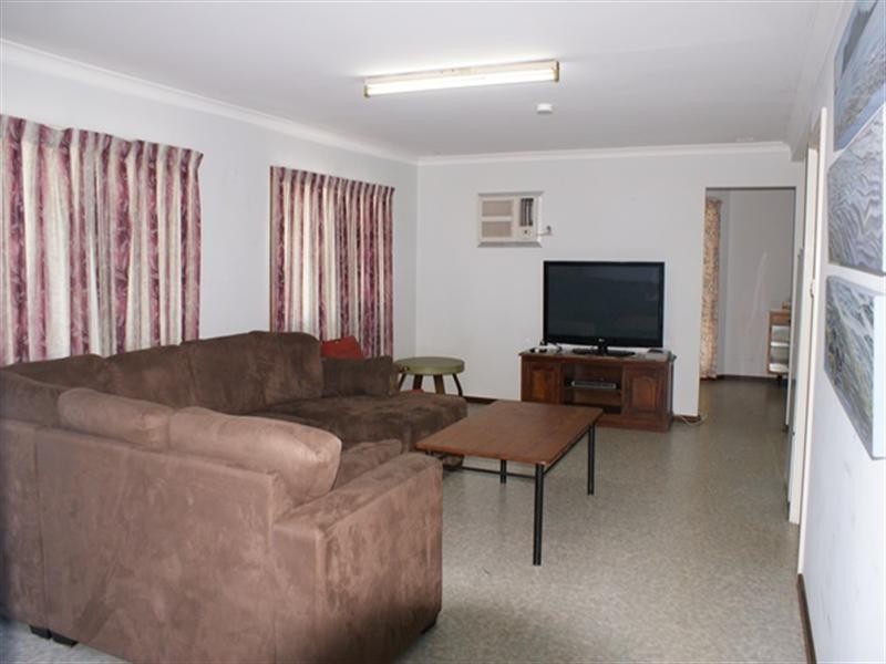 6 Downes Way, Port Denison WA 6525