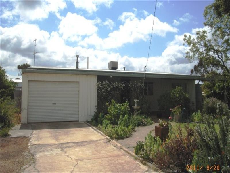 31 Slaughter Street, Three Springs WA 6519