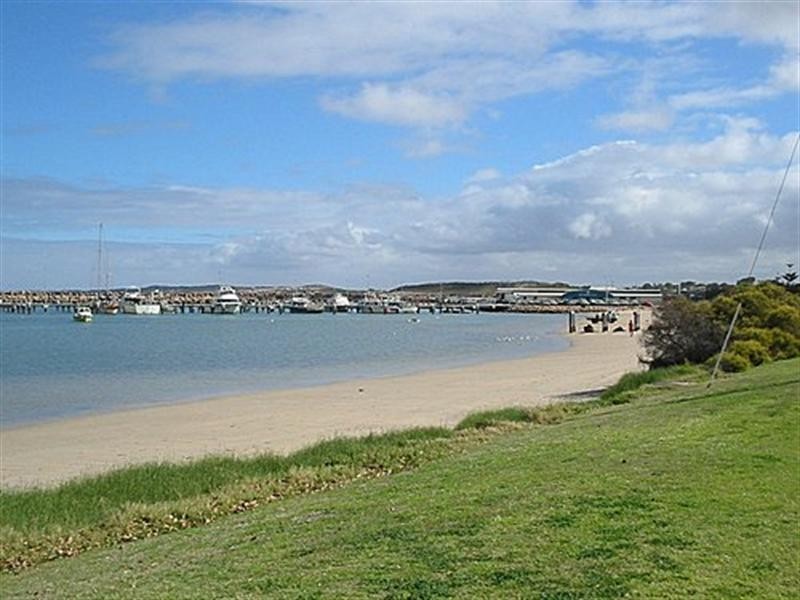 22 Gillam Drive, Dongara WA 6525