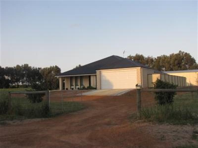 102 Brennand Road, Dongara WA 6525