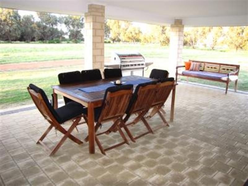 102 Brennand Road, Dongara WA 6525