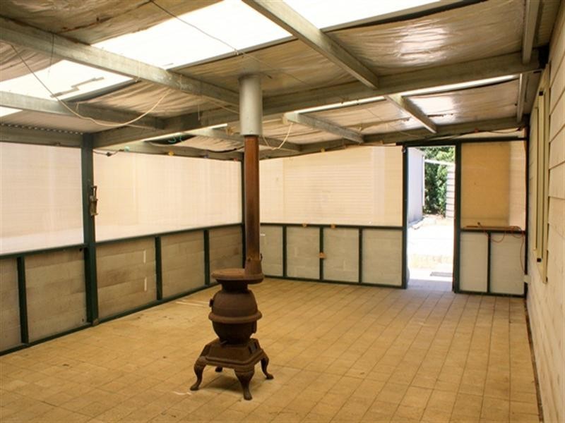 23 Church Street, Dongara WA 6525