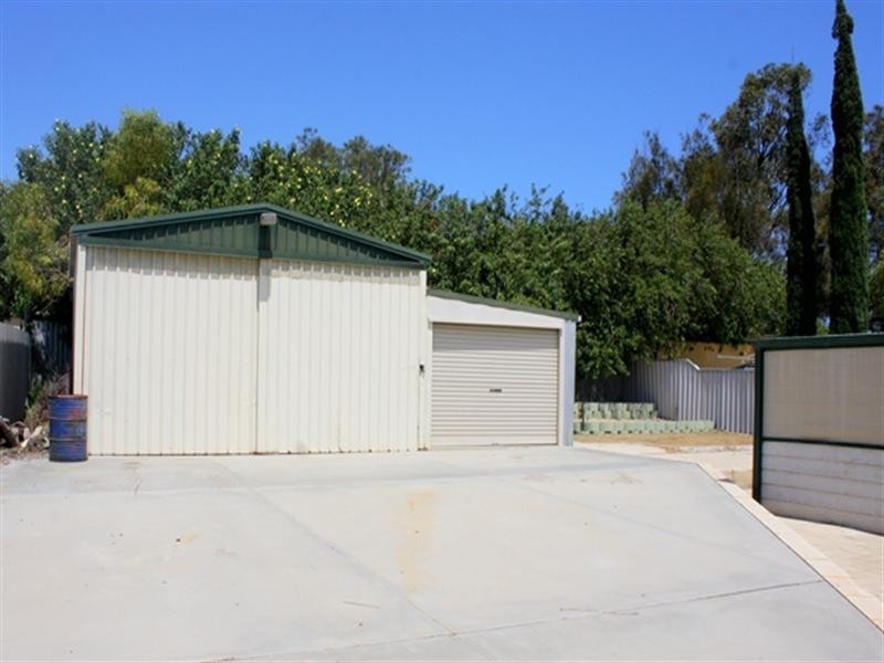 23 Church Street, Dongara WA 6525