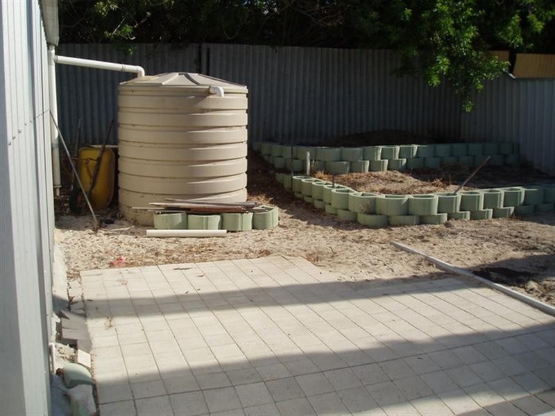 23 Church Street, Dongara WA 6525