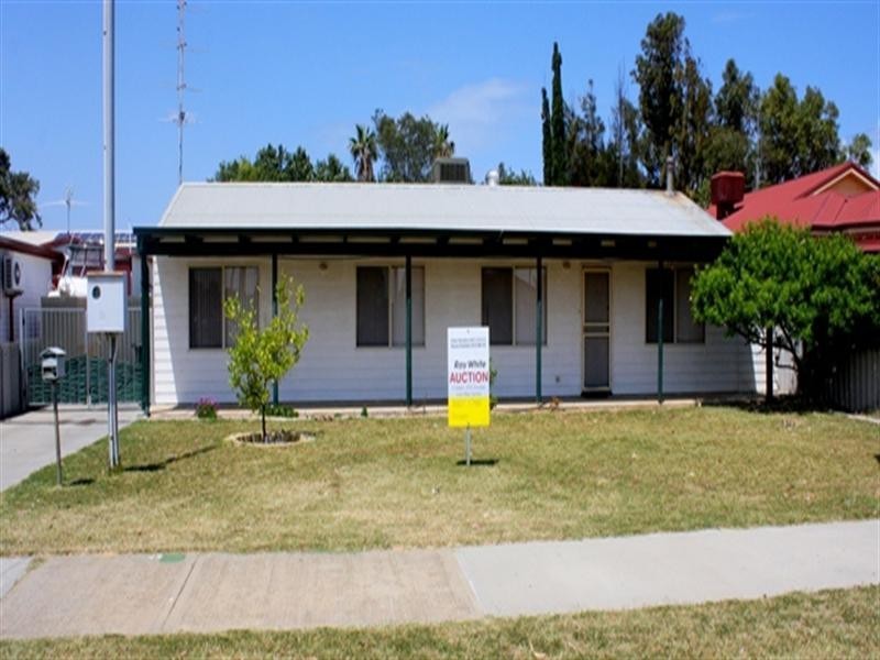 23 Church Street, Dongara WA 6525