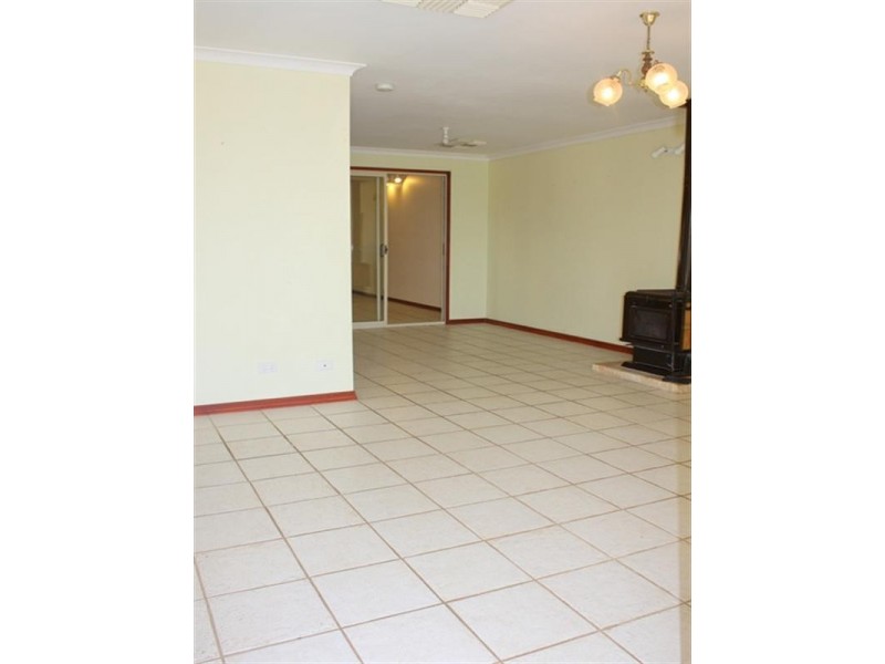 23 Church Street, Dongara WA 6525