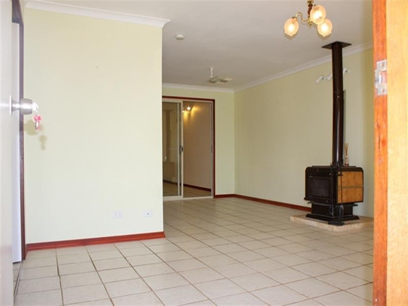 23 Church Street, Dongara WA 6525