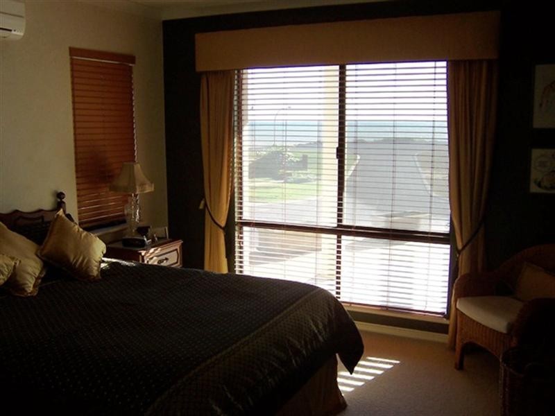 8 Marina Heights, Port Denison WA 6525