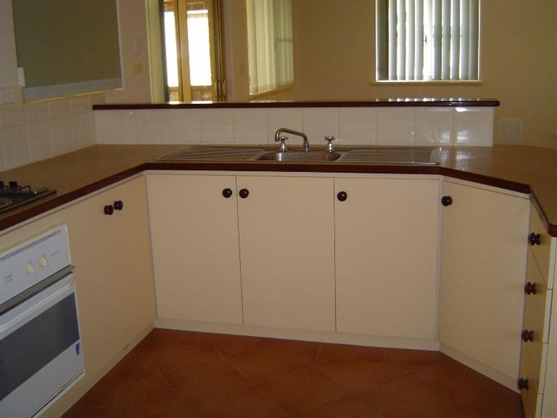 5 Mitchell Heights, Dongara WA 6525