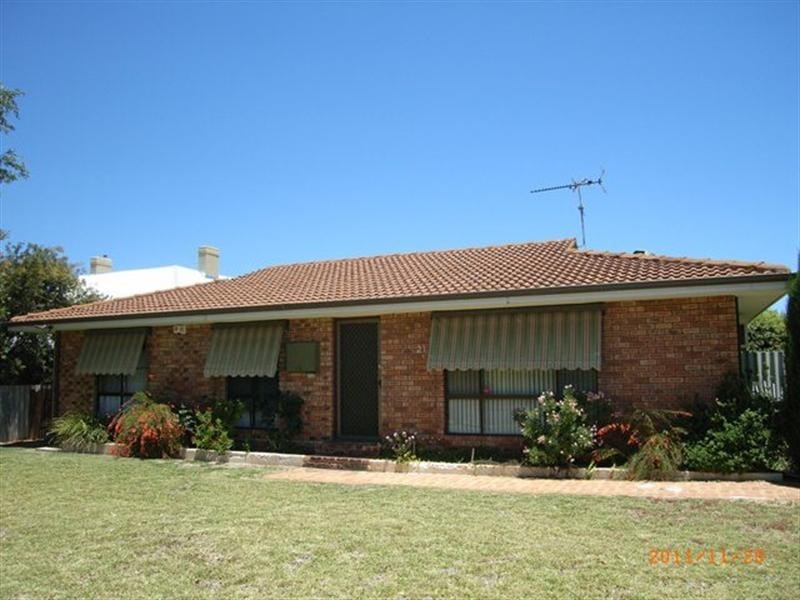 21 Waldeck Street, Dongara WA 6525