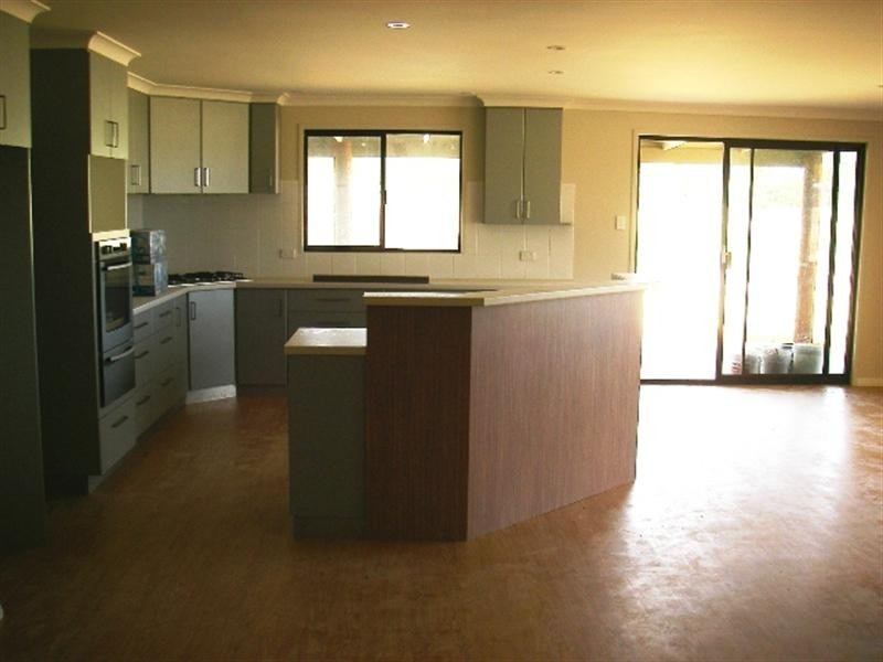 16 Cardwell Gardens, Dongara WA 6525