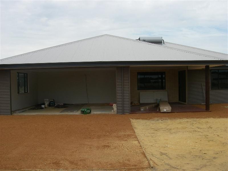 16 Cardwell Gardens, Dongara WA 6525