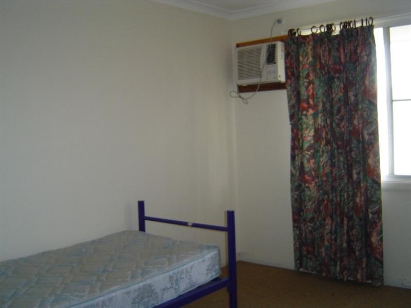 4 Russ Street, Port Denison WA 6525