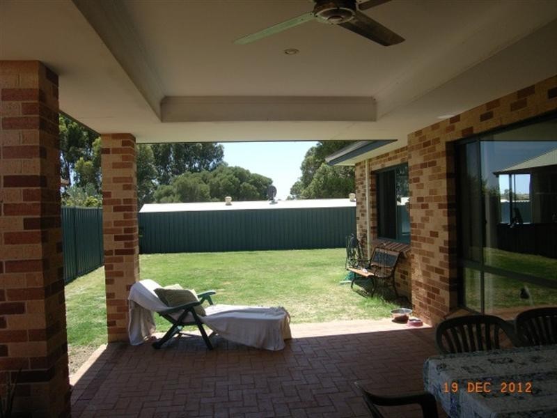 17 Mason Crescent, Port Denison WA 6525