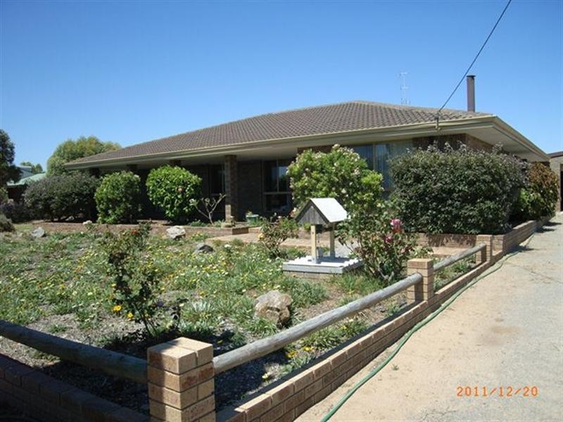 22 Tulloch Drive, Dongara WA 6525