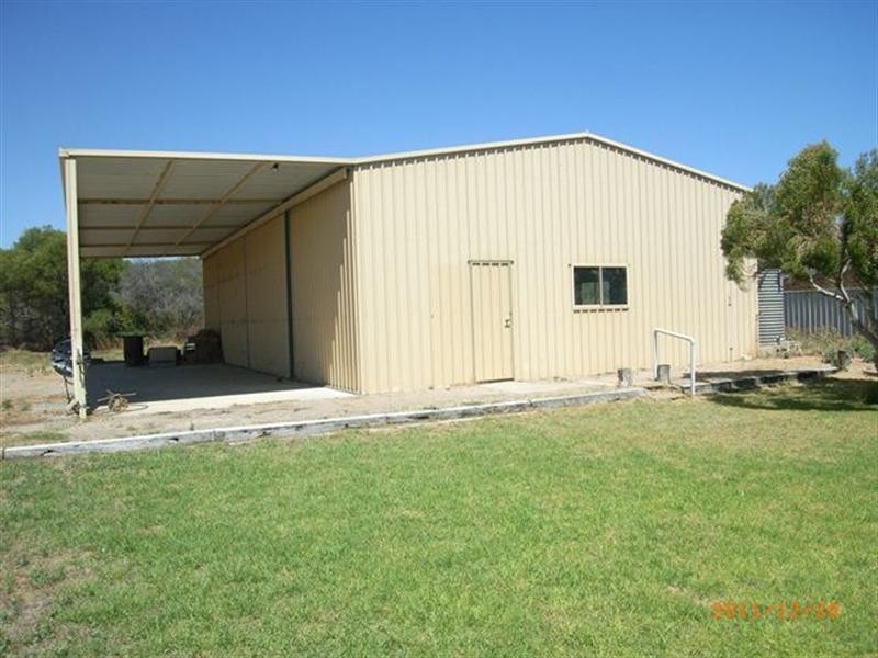 22 Tulloch Drive, Dongara WA 6525