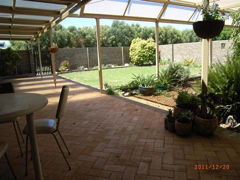 22 Tulloch Drive, Dongara WA 6525