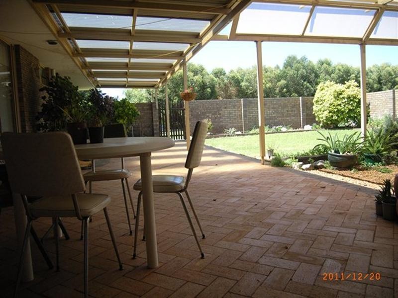 22 Tulloch Drive, Dongara WA 6525