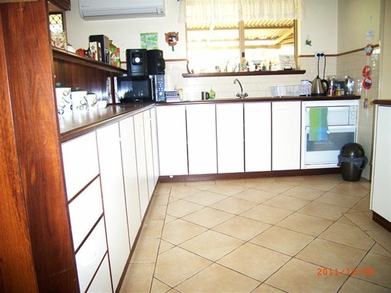 22 Tulloch Drive, Dongara WA 6525