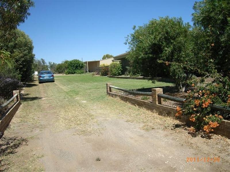 22 Tulloch Drive, Dongara WA 6525