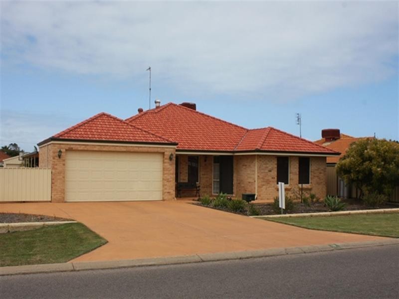 15 Mitchell Heights, Dongara WA 6525
