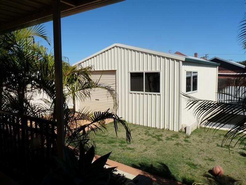 15 Mitchell Heights, Dongara WA 6525