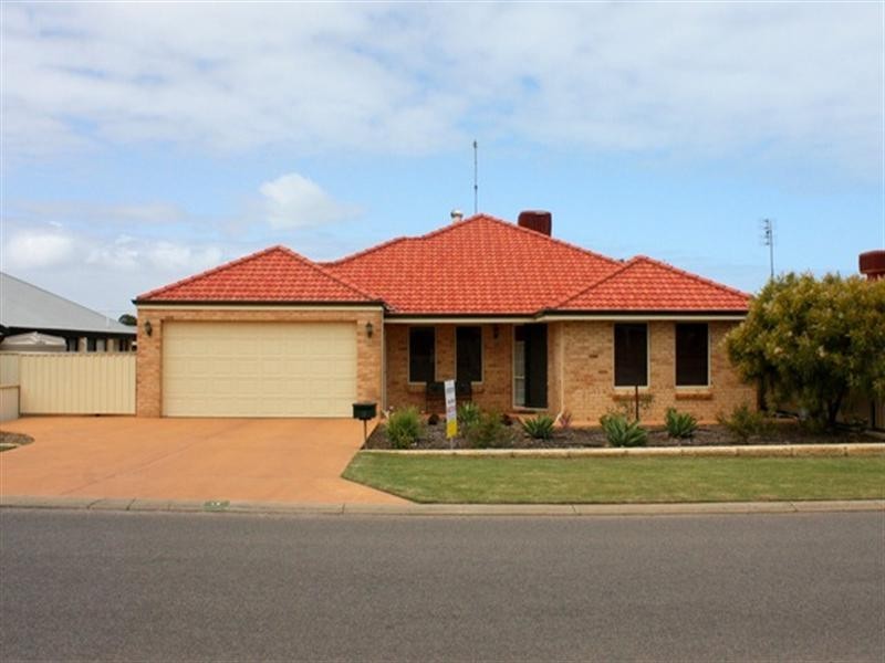 15 Mitchell Heights, Dongara WA 6525