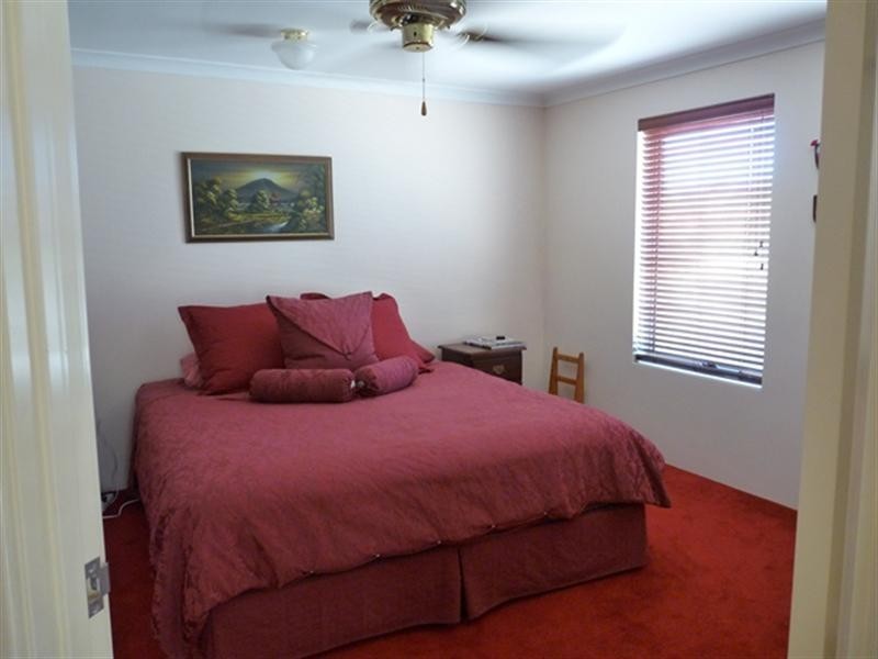 15 Mitchell Heights, Dongara WA 6525