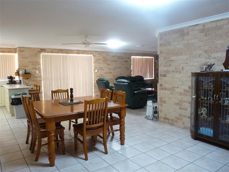 15 Mitchell Heights, Dongara WA 6525