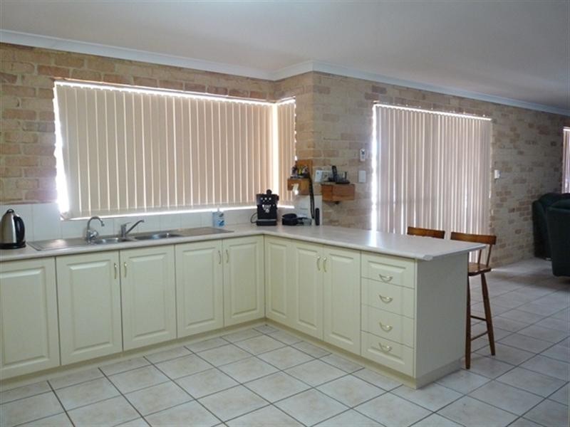 15 Mitchell Heights, Dongara WA 6525