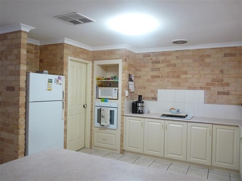 15 Mitchell Heights, Dongara WA 6525