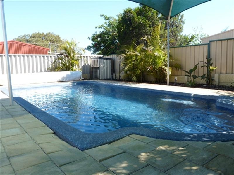 15 Mitchell Heights, Dongara WA 6525