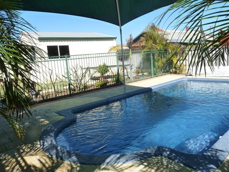 15 Mitchell Heights, Dongara WA 6525