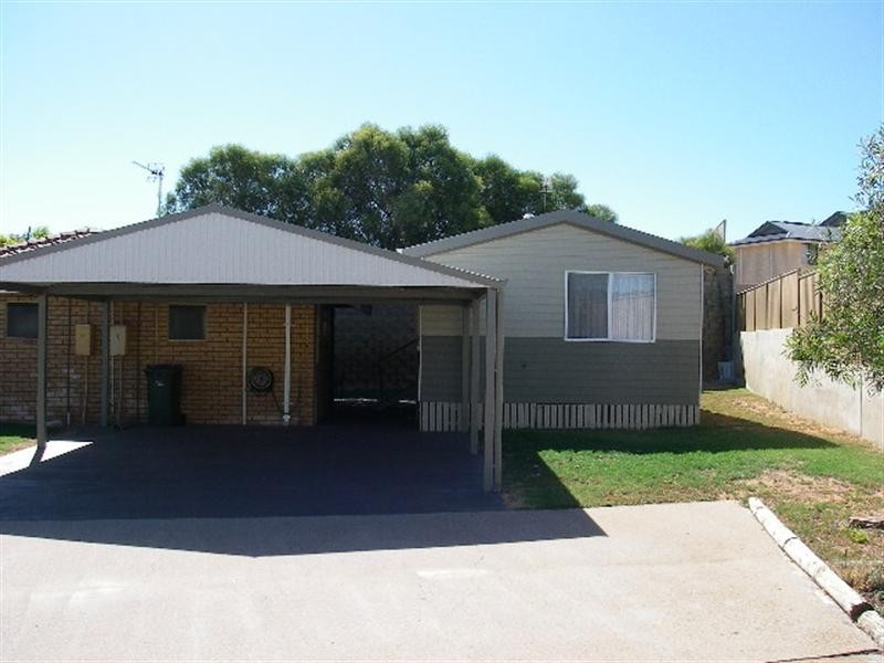 9/123 Point Leander Drive, Port Denison WA 6525