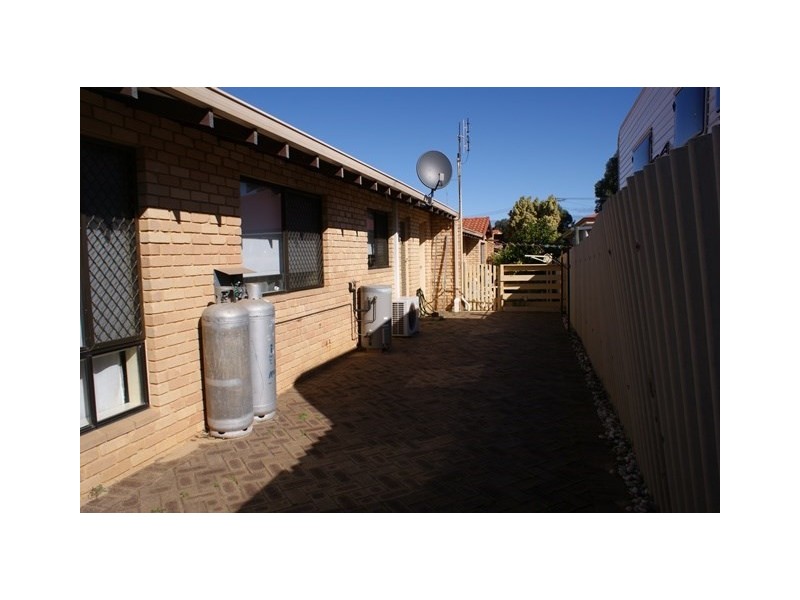 7/213 Point Leander Drive, Port Denison WA 6525