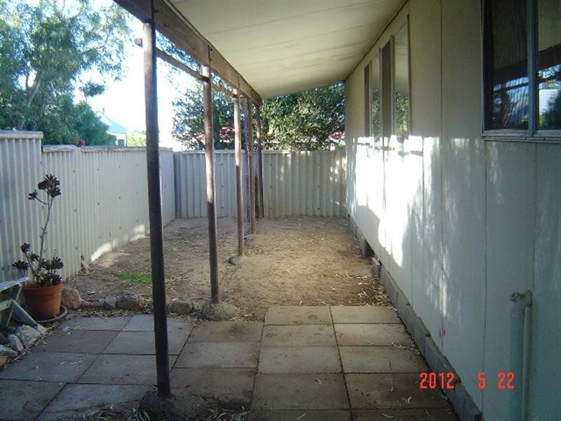 8A Criddle Street, Dongara WA 6525