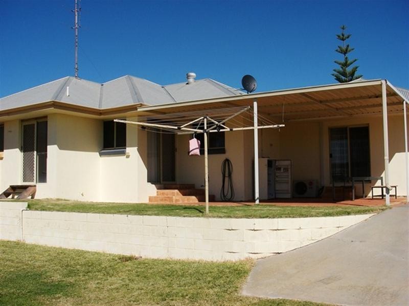 10 Searipple Avenue, Port Denison WA 6525