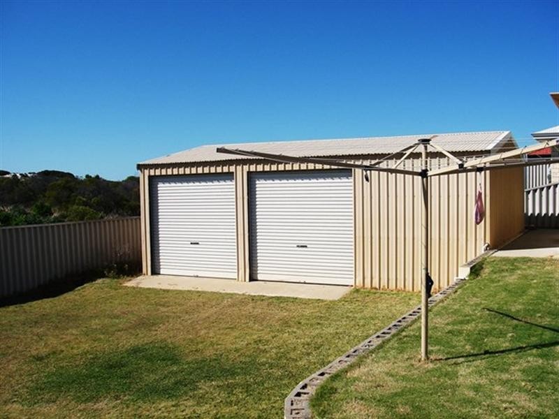 10 Searipple Avenue, Port Denison WA 6525