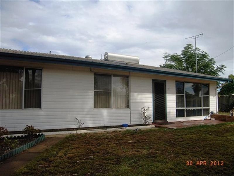 13 Church Street, Dongara WA 6525