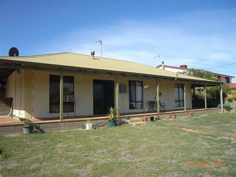 12 Bartlett Place, Port Denison WA 6525